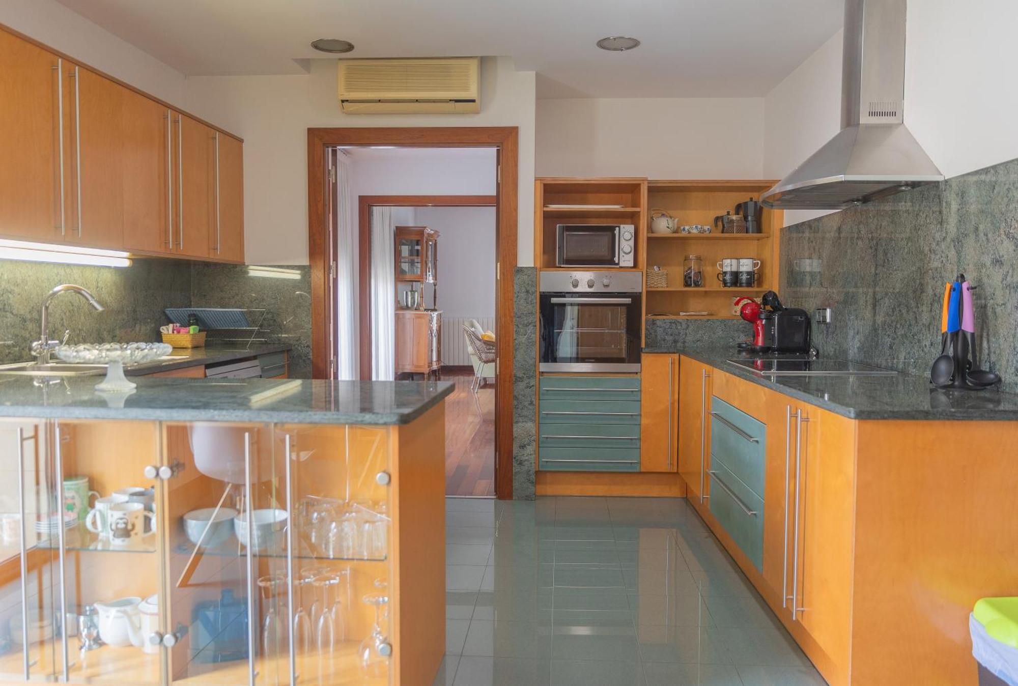 Mazi Apartments Colon ヴィク エクステリア 写真